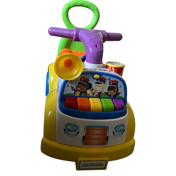 Fisher Price Little People Musical Parade Ride-On - Picture 2 of 4